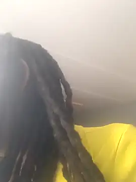 Snapshot of Azelia_33 chatting on 04/14/26, 11:49 Azelia 33 online show from 04/14/26, 11:49