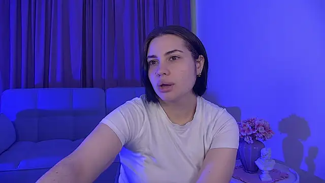 Snapshot of AdrianaToress chatting on 05/08/26, 05:13 AdrianaToress online show from 05/08/26, 05:13