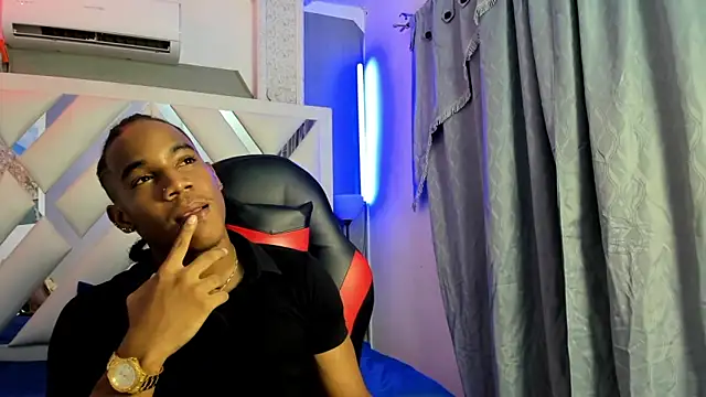 Snapshot of axel_silva4 chatting on 05/05/26, 07:33 axel silva4 online show from 05/05/26, 07:33