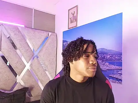 Snapshot of axel_silva4 chatting on 05/15/26, 07:43 axel silva4 online show from 05/15/26, 07:43