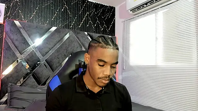 Snapshot of axel_silva4 chatting on 06/18/26, 07:40 axel silva4 online show from 06/18/26, 07:40