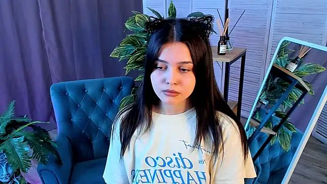 Snapshot of MarianneAuvil chatting on 04/10/26, 04:39 MarianneAuvil online show from 04/10/26, 04:39