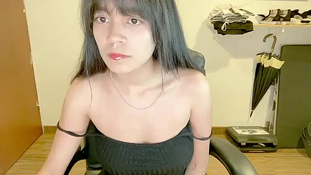 Snapshot of _Oxxme chatting on 06/18/26, 12:00 Oxxme online show from 06/18/26, 12:00