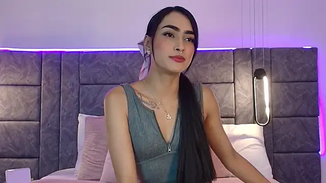 Snapshot of dhalia_lux_ chatting on 07/05/26, 11:56 dhalia lux online show from 07/05/26, 11:56