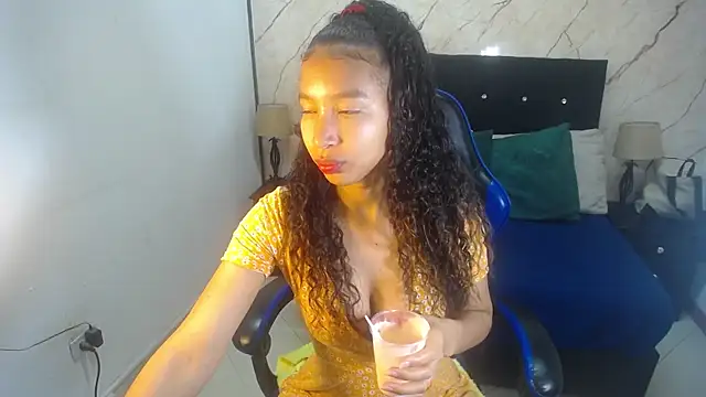 Snapshot of hasley_cute chatting on 04/25/26, 07:22 hasley cute online show from 04/25/26, 07:22