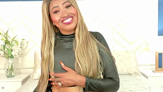 Kiara Parker  online show from 04/24/26, 08:44