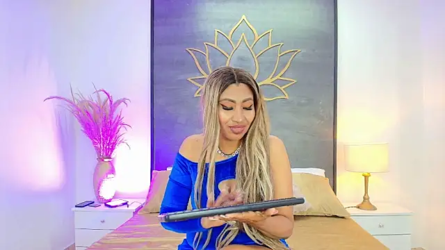 Kiara Parker  online show from 05/18/26, 08:03