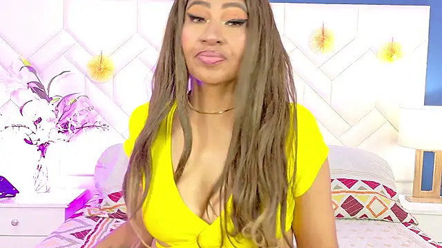 Snapshot of Kiara_Parker_ chatting on 06/27/26, 02:44 Kiara Parker online show from 06/27/26, 02:44