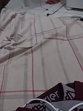 Snapshot of HighlandPiece92 chatting on 04/06/26, 11:05 HighlandPiece92 online show from 04/06/26, 11:05