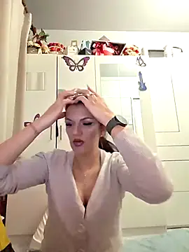 SweetMomy  online show from 04/19/26, 06:32