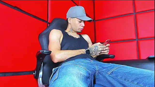 Daniel huge22 online show from 05/13/26, 01:52