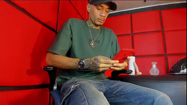 Daniel huge22 online show from 06/30/26, 01:23