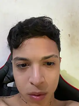 Snapshot of ZAndrew_Gold chatting on 06/11/26, 02:53 ZAndrew Gold online show from 06/11/26, 02:53
