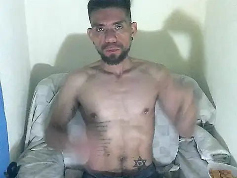 Snapshot of thomas2wood chatting on 06/14/26, 02:24 thomas2wood online show from 06/14/26, 02:24