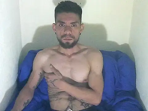 Snapshot of thomas2wood chatting on 06/17/26, 12:35 thomas2wood online show from 06/17/26, 12:35