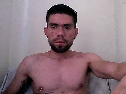 Snapshot of thomas2wood chatting on 06/29/26, 10:21 thomas2wood online show from 06/29/26, 10:21