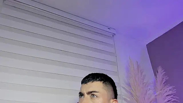 Snapshot of Alexander_Diazz chatting on 05/15/26, 12:12 Alexander Diazz online show from 05/15/26, 12:12