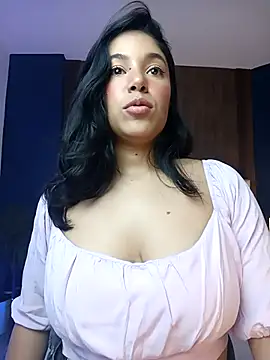 Snapshot of BrendaBloom_ chatting on 05/03/26, 12:11 BrendaBloom online show from 05/03/26, 12:11