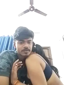 Snapshot of Love-Birdss chatting on 04/08/26, 08:42 Love-Birdss online show from 04/08/26, 08:42