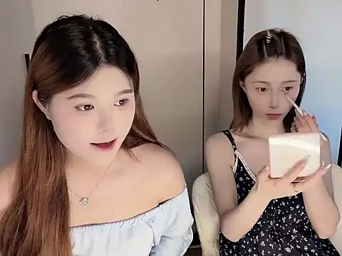 Snapshot of KaKa-01 chatting on 04/10/26, 02:28 KaKa-01 online show from 04/10/26, 02:28