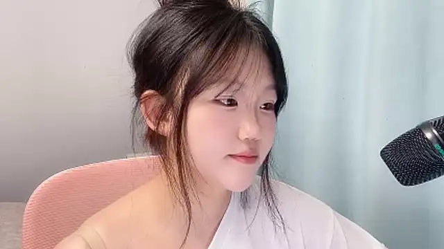 Snapshot of Lilababy00 chatting on 04/21/26, 02:56 Lilababy00 online show from 04/21/26, 02:56