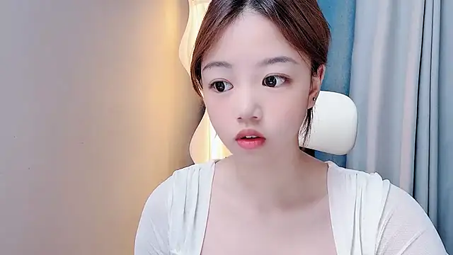 Snapshot of Lilababy00 chatting on 07/11/26, 04:37 Lilababy00 online show from 07/11/26, 04:37