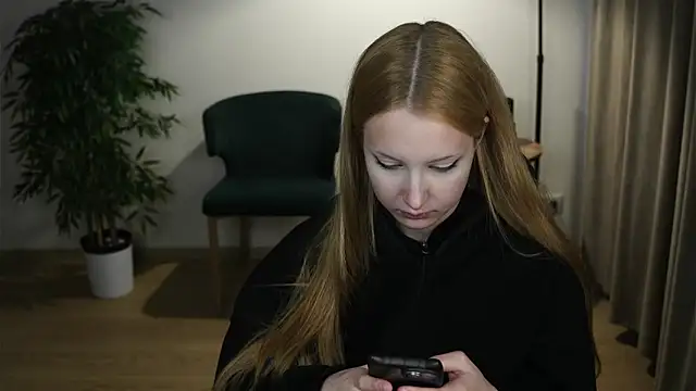 AlmedaWalmer online show from 04/07/26, 03:23