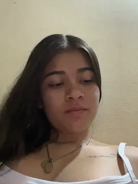 Snapshot of Kloe_zaf chatting on 05/11/26, 04:51 Kloe zaf online show from 05/11/26, 04:51
