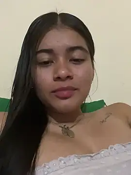 Snapshot of Kloe_zaf chatting on 05/15/26, 07:37 Kloe zaf online show from 05/15/26, 07:37