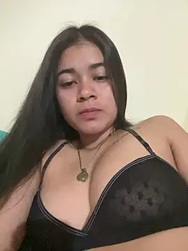 Snapshot of Kloe_zaf chatting on 05/19/26, 06:42 Kloe zaf online show from 05/19/26, 06:42