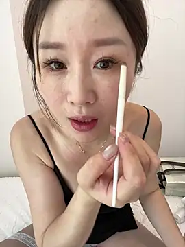 Snapshot of qin205205 chatting on 06/20/26, 11:51 qin205205 online show from 06/20/26, 11:51
