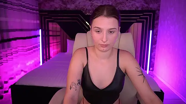 VikVikLove online show from 06/25/26, 07:29