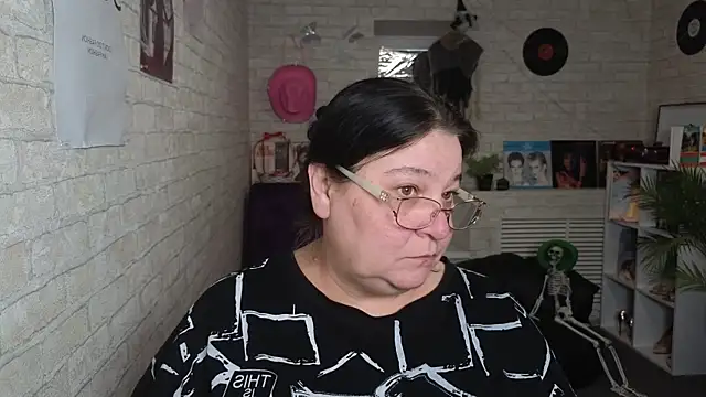 Juno Joyful online show from 04/20/26, 06:49