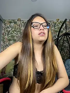 Ambar Zaf online show from 05/05/26, 01:02