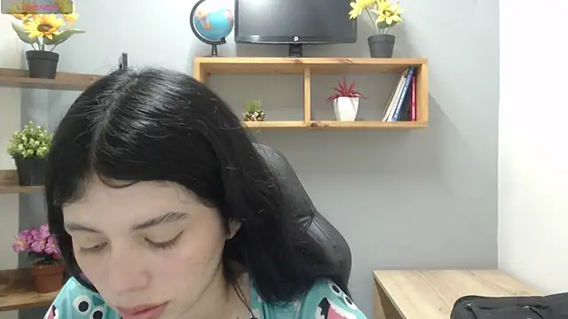 Snapshot of Sophie_Copers chatting on 06/14/26, 02:52 Sophie Copers online show from 06/14/26, 02:52