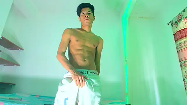 Snapshot of axelsexxy chatting on 04/10/26, 06:56 axelsexxy online show from 04/10/26, 06:56