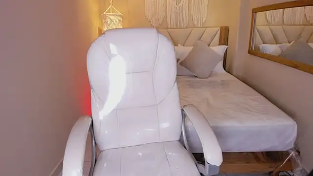 DulceAnngel online show from 04/09/26, 04:56