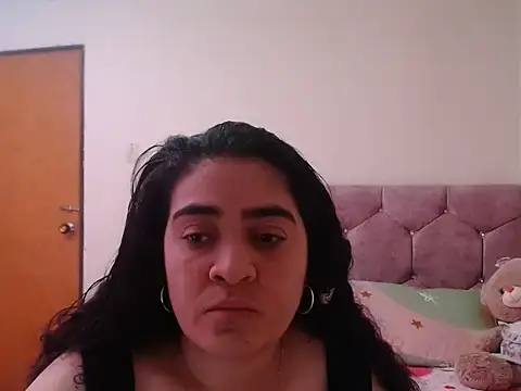 Snapshot of Mabbe07 chatting on 04/13/26, 01:33 Mabbe07 online show from 04/13/26, 01:33