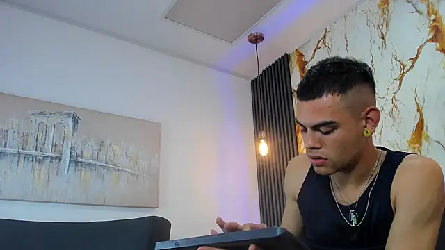 Snapshot of RomeoBoselli__ chatting on 05/14/26, 08:26 RomeoBoselli online show from 05/14/26, 08:26