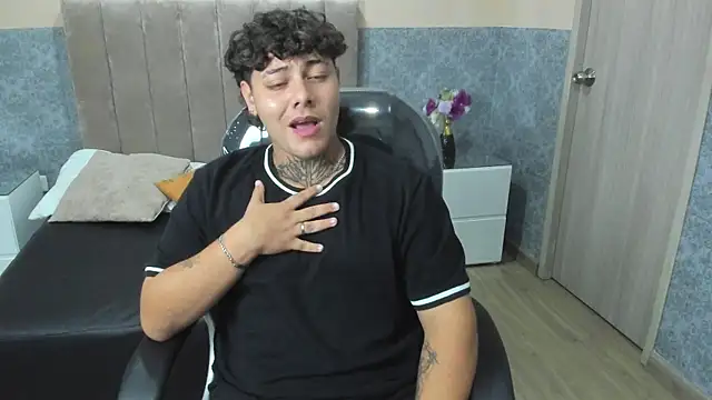 Snapshot of DAMON_SALVATTORE chatting on 04/09/26, 04:01 DAMON SALVATTORE online show from 04/09/26, 04:01