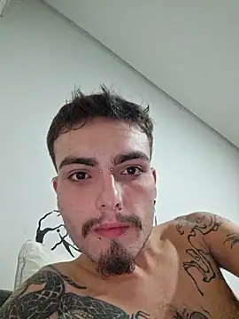 Wllwk12 online show from 04/08/26, 03:28