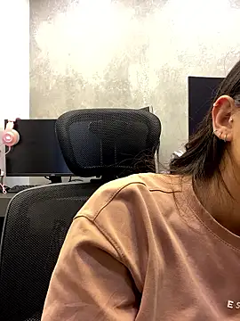 Snapshot of Hana-Parker chatting on 05/15/26, 09:00 Hana-Parker online show from 05/15/26, 09:00