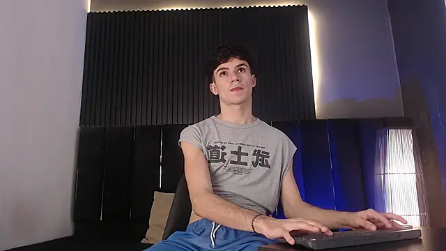 Logan Steel online show from 06/19/26, 05:12