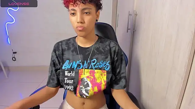 axel luxxx online show from 04/15/26, 02:24