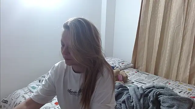 SKY SANZ online show from 04/11/26, 03:00