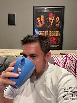 Snapshot of Farrahanddaddy chatting on 07/18/26, 12:31 Farrahanddaddy online show from 07/18/26, 12:31