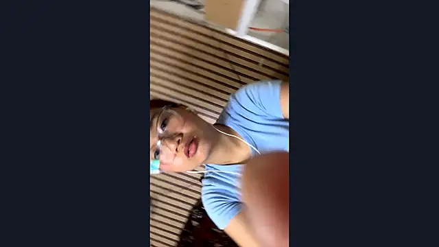 Snapshot of SheenaMcbrien chatting on 04/12/26, 11:15 SheenaMcbrien online show from 04/12/26, 11:15