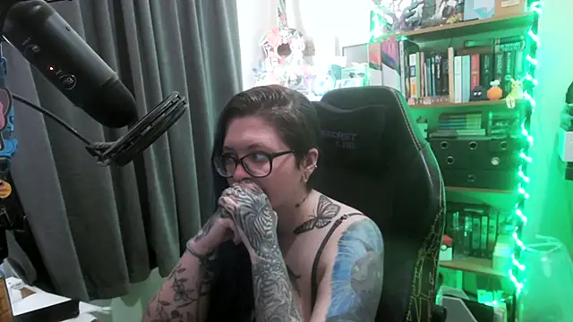 CaptivatedTate online show from 04/09/26, 02:22