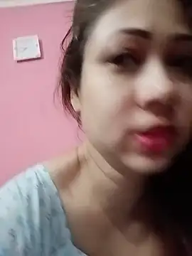 Snapshot of Hot_Soniya_08 chatting on 07/12/26, 04:09 Hot Soniya 08 online show from 07/12/26, 04:09