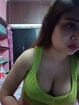 Snapshot of Hot_Soniya_08 chatting on 07/15/26, 03:39 Hot Soniya 08 online show from 07/15/26, 03:39